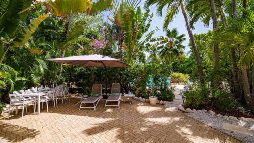 Gibbs Bay House | Claridges 1 home