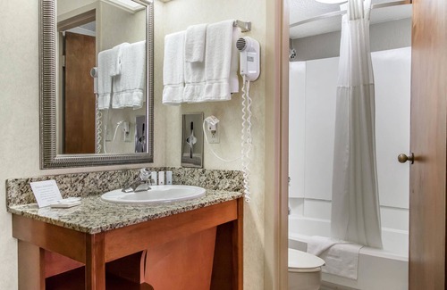 Broken Arrow Hotel | Clarion Hotel Broken Arrow - Tulsa