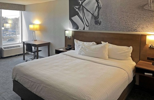 Hopkinsville Hotel | Clarion Pointe Hopkinsville near The Bruce Convention Center
