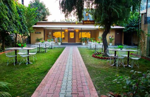 Palia Hotel | Clarks Inn Dudhwa