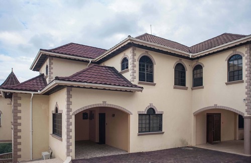 Reading Villa | Clarridge Hall Villa