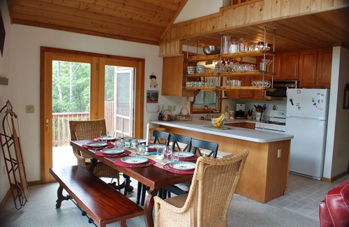 McGaheysville Cabin | Classic Mountain Home With Two Living Areas, Incredible Views - WIFI