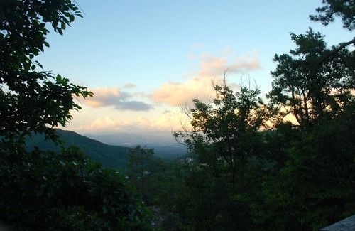 McGaheysville Cabin | Classic Mountain Home With Two Living Areas, Incredible Views - WIFI