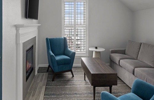 Yachting Village Resort | Classic New England Charm At The Heart of Newport-Wyn. Newport Onshore- 2 Bd.