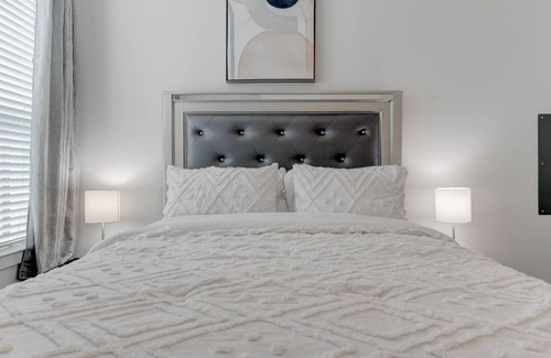Hancock Apartment | ClassicUnit @ The City of Legends/Downtown Atx