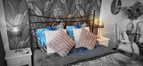 Postel Apartment | Classique Louise