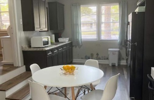 Valdosta House | Clean 2BR 1Bath Duplex in the Heart of Valdosta