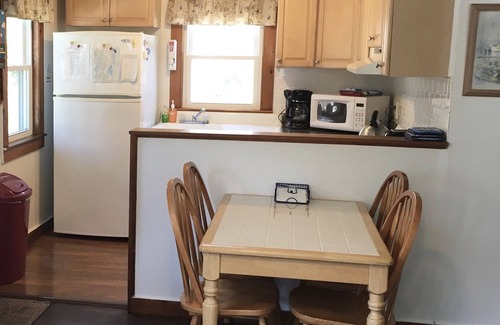 North Eastham Cottage | Clean and Quiet cottage 1/2 mile to Cooks Brook and Sunken Meadow Beach
