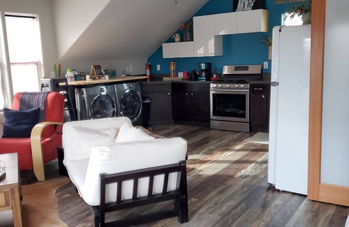 Golden Apartment | Clean, Bright, Private Studio Apt. in Downtown Golden