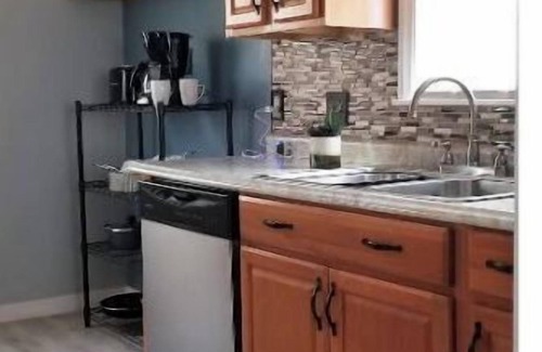 Hamilton House | Clean & comfortable ranch-minutes from Spooky Nook and downtown Hamilton