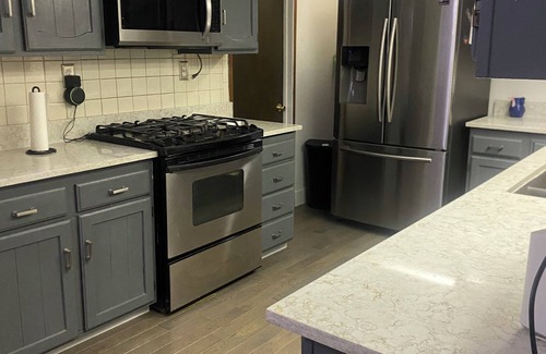 Mar Lee House | Clean, Comfy & Central - 3BR Denver Home w/Vibes