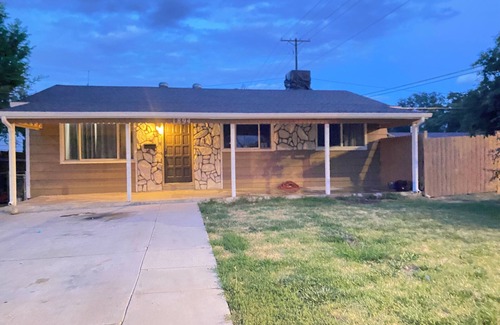 Mar Lee House | Clean, Comfy & Central - 3BR Denver Home w/Vibes