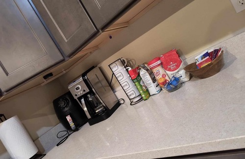 Country Homes House | Clean Cozy Family Home near Whitworth University, park,shopping and Mt Spokane