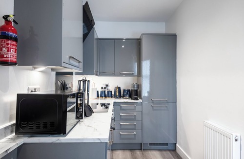 Bury Apartment | Clean Lines & Cozy Vibes: Refined 2BR Flat in Bury