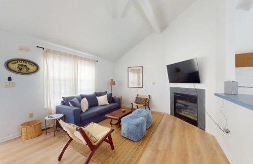 Clearwater House | Clearwater - 33732 E Hampton Ln