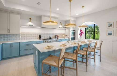 Bay Esplanade House | Clearwater Luxury-Resort Pool/Spa/Slide-Bay/Gulf Views-Bike to Beach/Village
