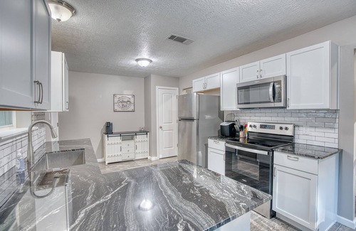 Voth House | Click Now 20% Off Spindletop House 4 bedroom 3 bath & Gameroom! 🎩🎲💰🏦💸