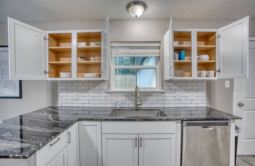 Voth House | Click Now 20% Off Spindletop House 4 bedroom 3 bath & Gameroom! 🎩🎲💰🏦💸