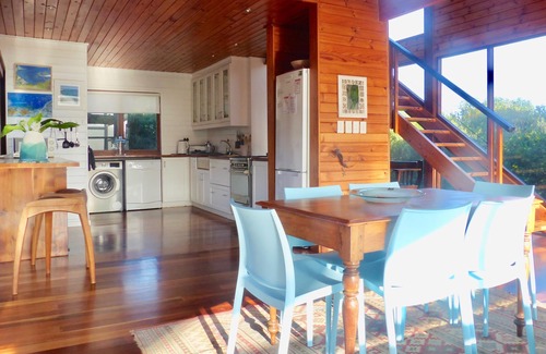 Victoria Bay Villa | Cliff Top House No.24 (Sleeps 6. 3 Bedrooms)
