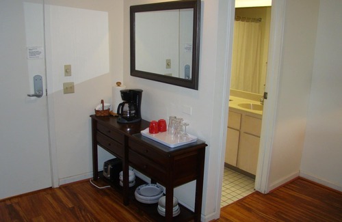 Princeville Condo | Cliffs at Princeville #1208B, Ocean-Bluff Resort, Room w/Lanai