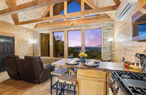Broken Bow Cabin | Cliffside Escape | Epic Lake Views & Off-Grid Stay