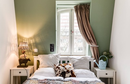De Weteringschans Hostel | ClinkCoco