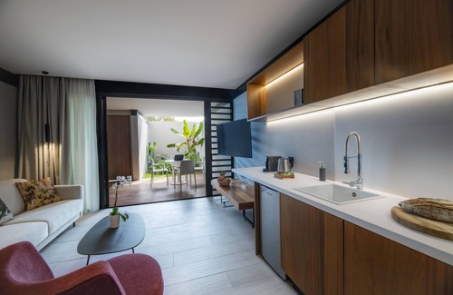 Saint-Denis Apartment | Clos de la Rivière