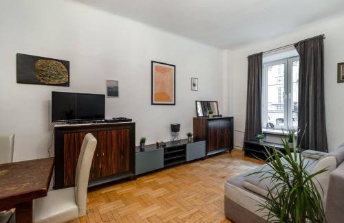 Old Town Apartment | Close-Central Warsaw Apartment - Great Location- Warsaw Stays- Freta