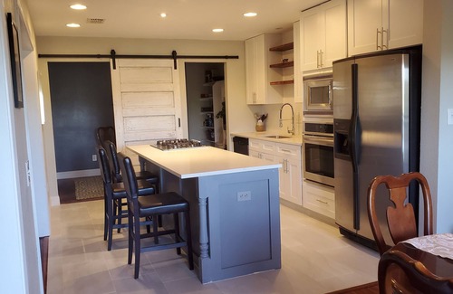 McNeil House | Close in, Hill Country Views Close to Arboretum and Domain