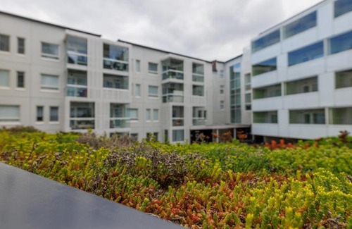 Tampere Apartment | Close to center and Näsijärvi Lake - free parking, AC, and two double beds