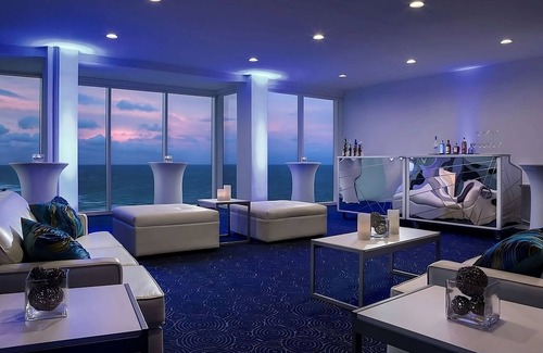 East Fort Lauderdale Hotel | Close to Downtown Fort Lauderdale! Ocean View! Parking, Pool, Pets Allowed!