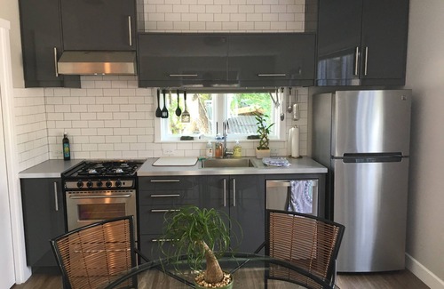 Clarksville Apartment | Close to Downtown and UT! Beautiful New Studio Apartment