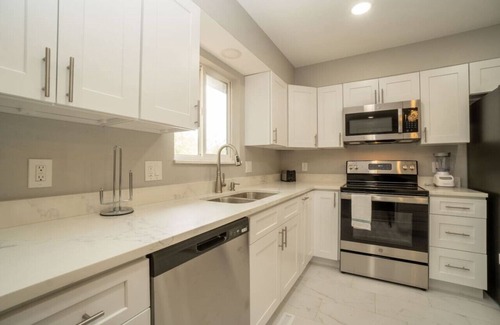 Allendale Area Apartment | Close to Downtown Sleeps 8 Private Backyard