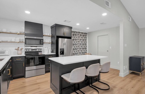 Grogan's Mill House | Close to I45 * The Woodlands * Pet Friendly