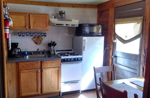 Hill City Cabin | Close to Mt. Rushmore, Crazy Horse, Sylvan lake. Walk to 1880 train and Trails