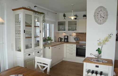 Borgerende House | Close to the beach, lovingly furnished. Thatched half m. eingefr. Green area, WiFi free