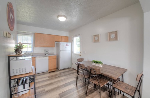 Blacksburg House | Close to VT - 4Bdrm, Sleeps 10