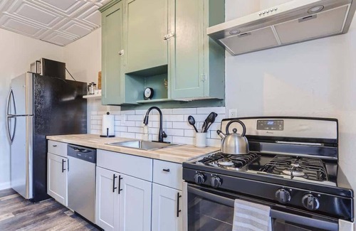 City Park Apartment | Cloud by Modern Midstay/1 Block to City Park #C6
