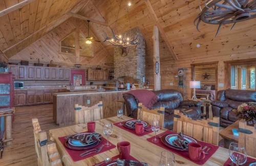Blue Ridge Cabin | Cloud Top Cabin- Pet Friendly | Screened Porch | Long Range Views | Close to Town