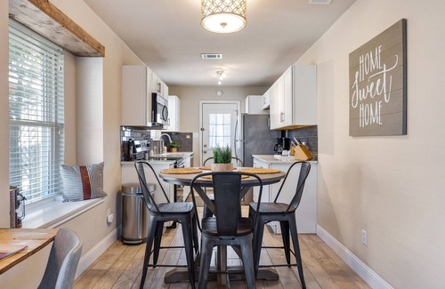 Euless House | Clover Cottage- Charming Mediterranean Cottage in the heart of DFW