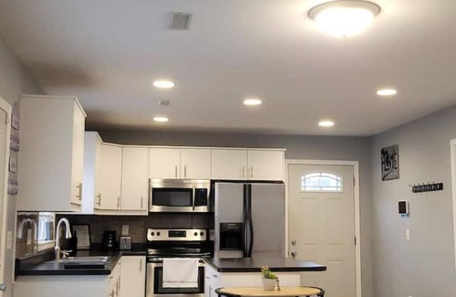 Cloverdale House | Cloverdale Cottage w/Lake View and Access