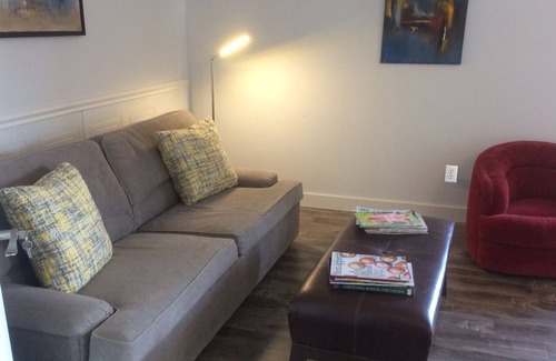 Masons Point House | Coastal Living -Two Level Loft Ten Steps From The Ocean
