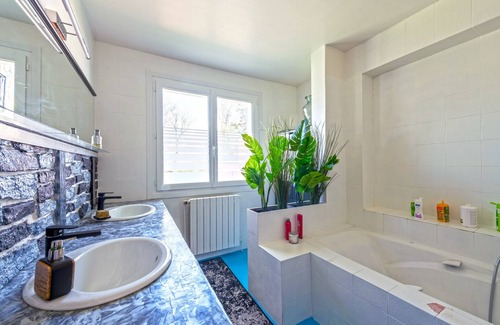 La Roche-Maurice House | Coadic Keraoul - Piscine et jacuzzi