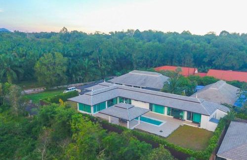 Chumphon Villa | CoaSea Pool Villa - 3 Bedrooms 3.5 Bathrooms