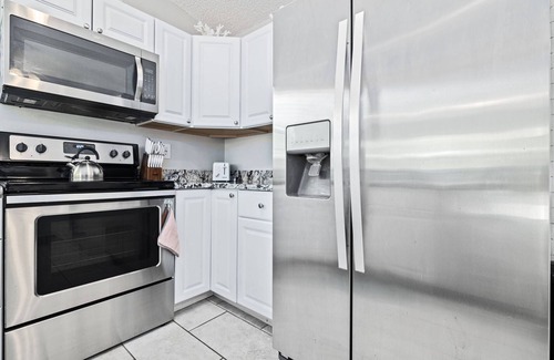 Ozona Condo | Coastal 2BR Retreat Near Golf, Breweries & Beaches – Walk to Dining & Enjoy Local Adventures!