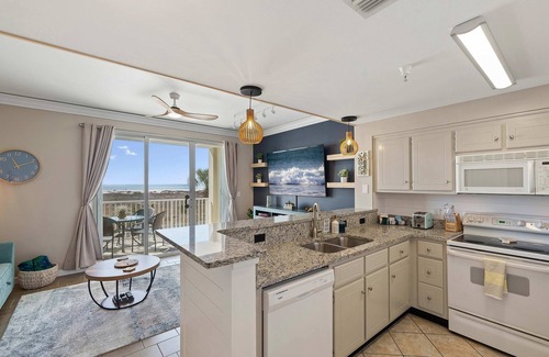 Dauphin Island Condo | Coastal Beachfront Condo~Heated Pool~Turtles Nest, West