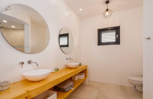 Jan Thiel Villa | Coastal Bliss W10 - Amazing 2 story villa with 180 ocean views