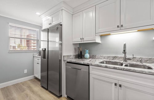 New Smyrna Beach Condo | Coastal Chic Condo with Lovely Ocean View