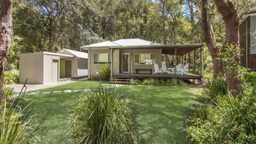 Pearl Beach House | Coastal Chic Holiday Cottage