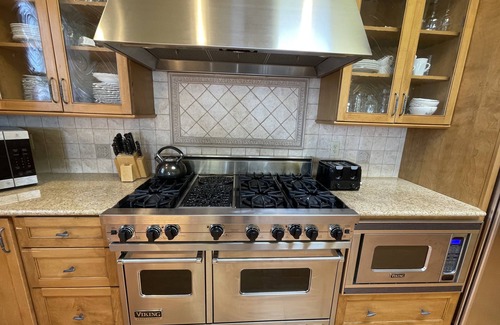 Wildwood Crest Condo | Coastal Colors Penthouse, Luxury 4 Bedroom Beach Block Rental